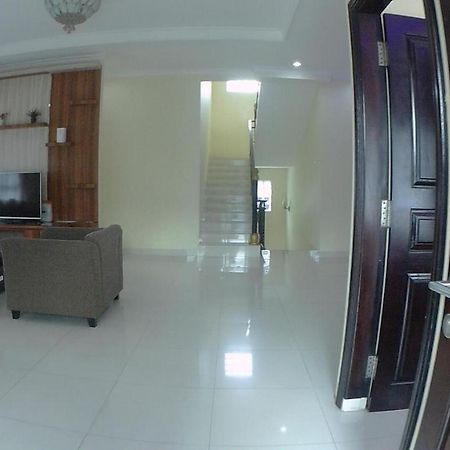 Villa Dira Bogor Eksteriør bilde