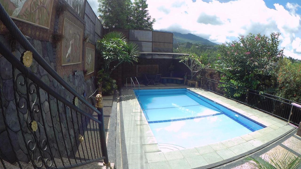 Villa Dira Bogor Eksteriør bilde
