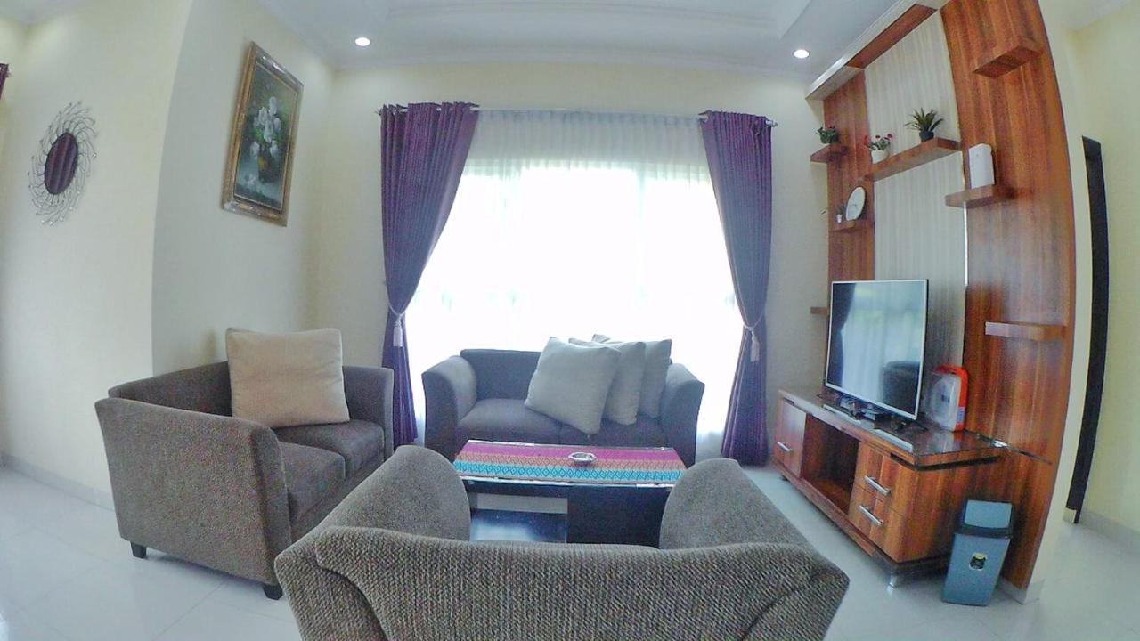 Villa Dira Bogor Eksteriør bilde